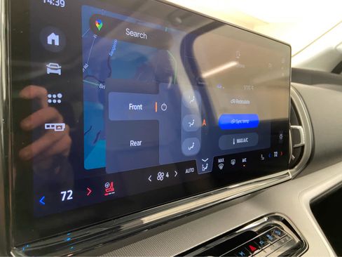 Used 2025 Ford Expedition Active image 32