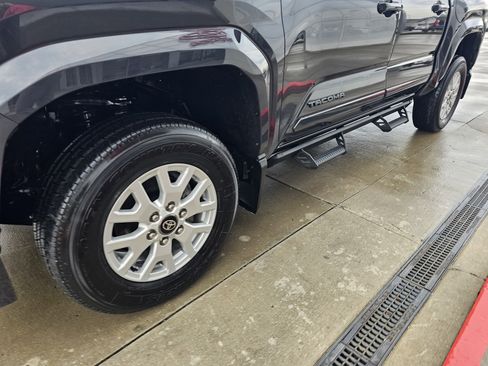 Certified 2025 Toyota Tacoma SR5 image 10