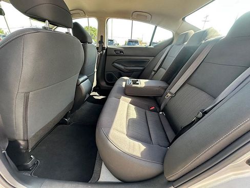Used 2025 Nissan Altima 2.5 SV FWD image 15