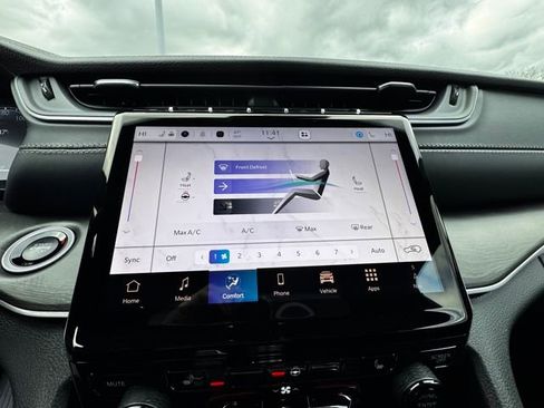 New 2025 Jeep Grand Cherokee Limited image 32