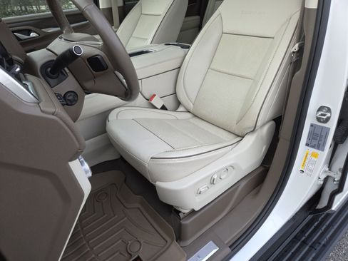 Used 2022 GMC Yukon XL Denali image 31