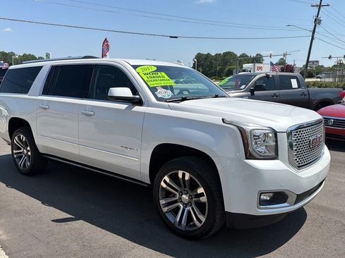 Used 2017 GMC Yukon XL Denali w/ Open Road Package RWD image 8