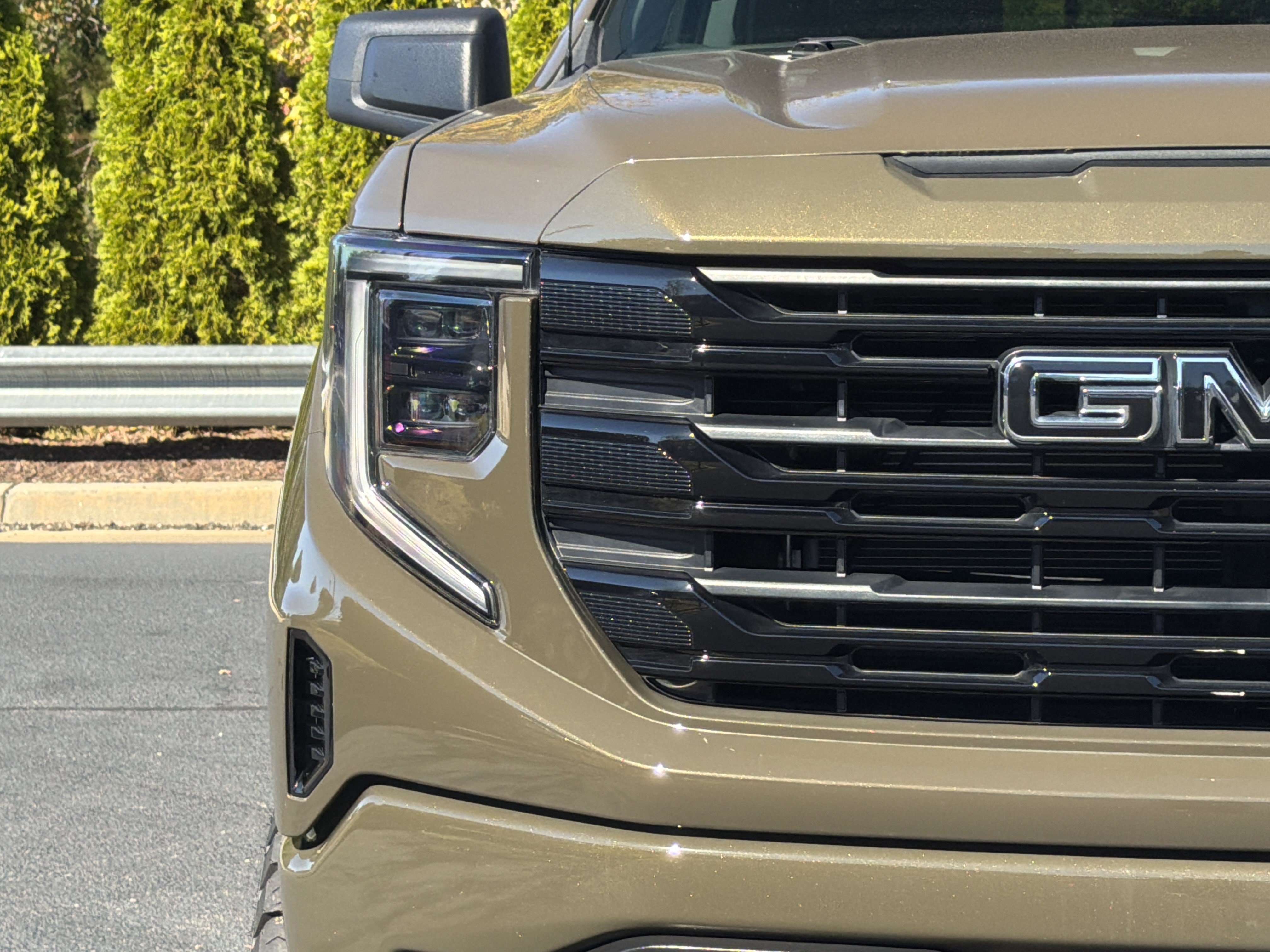 Used 2024 GMC Sierra 1500 Elevation w/ LPO, Elevation Black Package AWD/4WD image 18