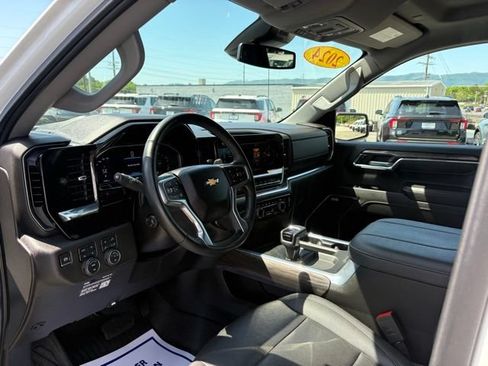 Used 2024 Chevrolet Silverado 1500 LTZ w/ LTZ Convenience Package II AWD/4WD image 3