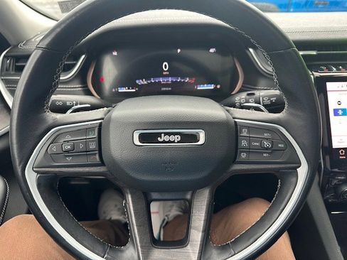 Used 2022 Jeep Grand Cherokee Limited image 13