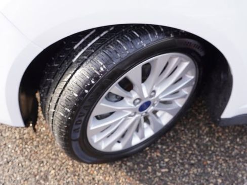 Used 2017 Ford C-MAX SE image 14