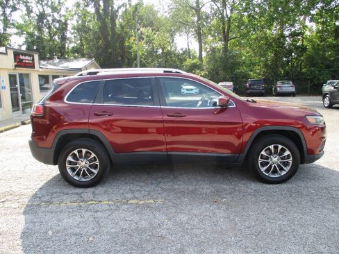 Used 2019 Jeep Cherokee Latitude Plus w/ Comfort/Convenience Group AWD/4WD image 11