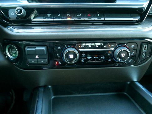 Used 2024 Chevrolet Silverado 3500 LTZ w/ LTZ Convenience Package image 18