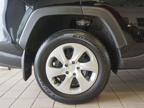 Used 2023 Toyota RAV4 LE AWD/4WD image 17