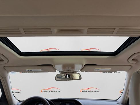 Used 2016 Mercedes-Benz E 350 4MATIC Sedan image 32