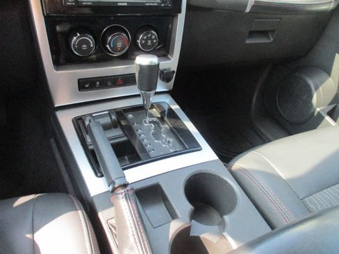 Used 2012 Jeep Liberty Arctic AWD/4WD image 13