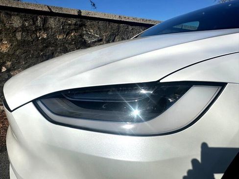 Used 2023 Tesla Model X image 18