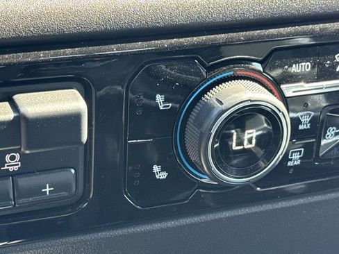 Used 2023 Chevrolet Silverado 1500 LT Trail Boss w/ Convenience Package II image 19