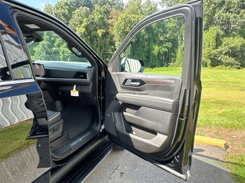 New 2025 Chevrolet Tahoe Premier image 32