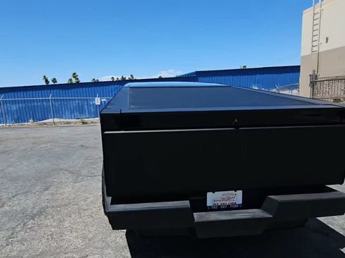 Used 2024 Tesla Cybertruck AWD Crew Cab image 3