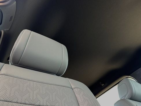 New 2025 Toyota Tundra Limited image 17