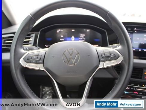 Used 2025 Volkswagen Jetta SE image 27