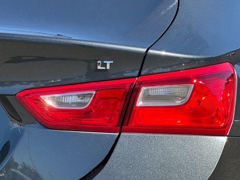 Used 2018 Chevrolet Malibu LT FWD image 31