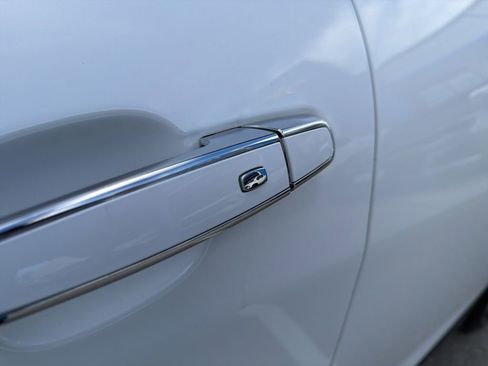 Certified 2022 Chevrolet Equinox Premier FWD image 11
