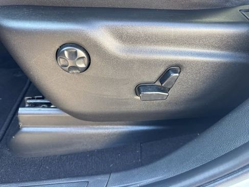 Used 2020 Jeep Grand Cherokee Laredo image 10