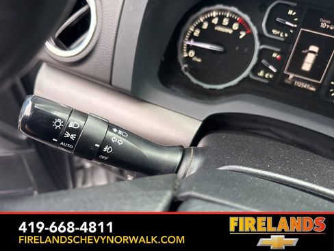 Used 2019 Toyota Tundra SR5 w/ Convenience Package image 4