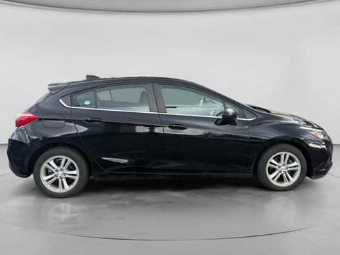 Used 2017 Chevrolet Cruze LT w/ Convenience Package FWD image 6