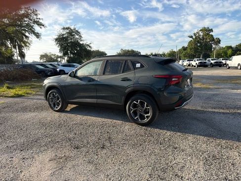 New 2026 Chevrolet Trax LT w/ Driver Confidence Package FWD image 6