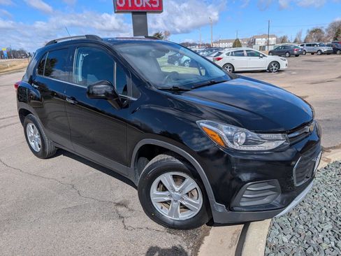 Used 2019 Chevrolet Trax LT w/ Driver Confidence Package image 3