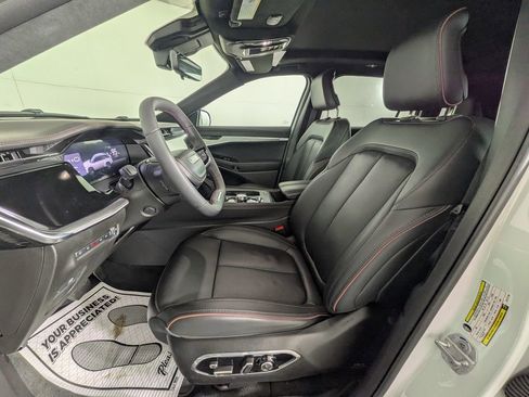 Used 2024 Jeep Wagoneer Launch Edition image 17