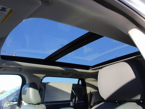 New 2025 Ford Expedition Active image 12