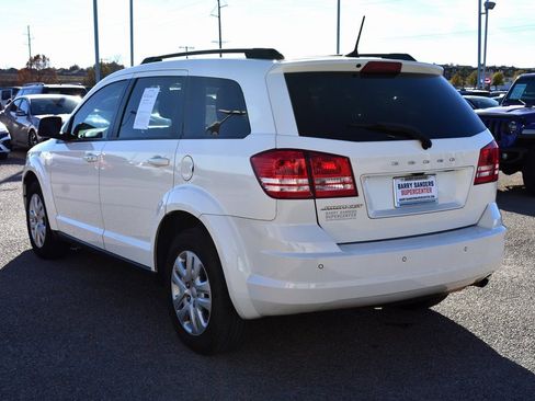 Used 2020 Dodge Journey SE w/ SE Popular Equipment Group image 4