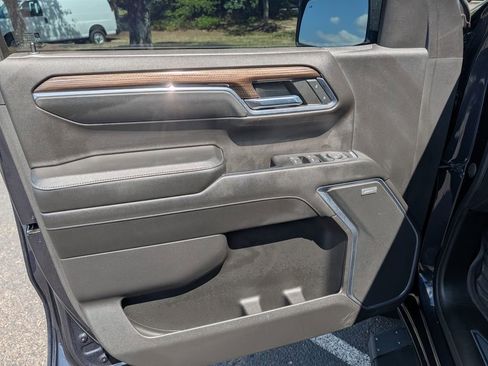Used 2022 Chevrolet Silverado 1500 RST AWD/4WD image 19