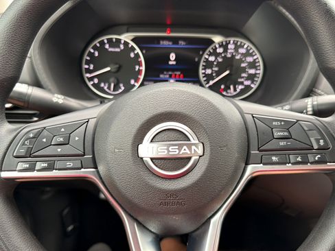 Used 2024 Nissan Sentra SV FWD image 13