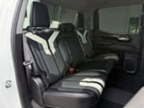Used 2023 Chevrolet Silverado 1500 RST AWD/4WD image 15