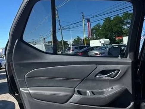 Used 2018 Chevrolet Traverse LS FWD image 13