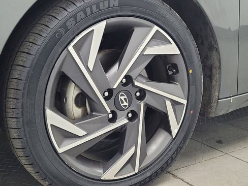 Used 2024 Hyundai Elantra SEL image 31