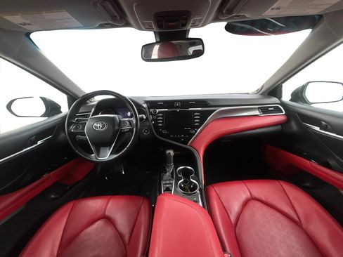 Used 2018 Toyota Camry XSE FWD image 17