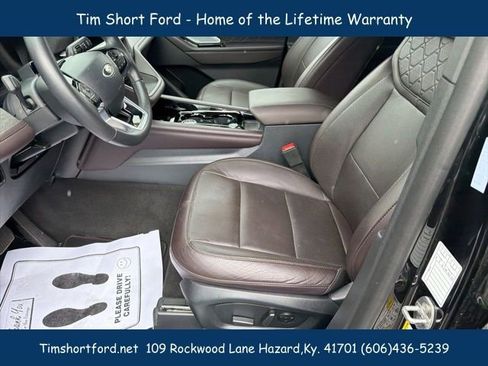 Used 2025 Ford Explorer Platinum w/ LUX Leather Package AWD/4WD image 9