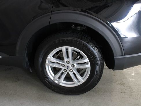 Used 2020 Ford Explorer XLT w/ Comfort Package AWD/4WD image 29