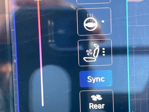 Used 2024 Jeep Grand Cherokee L Limited w/ Luxury Tech Group II image 17