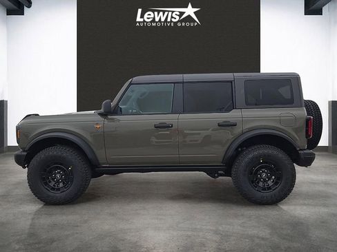 New 2026 Ford Bronco Badlands w/ Sasquatch Package AWD/4WD image 2