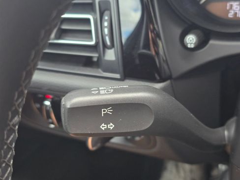 Used 2023 Porsche Macan AWD/4WD image 29
