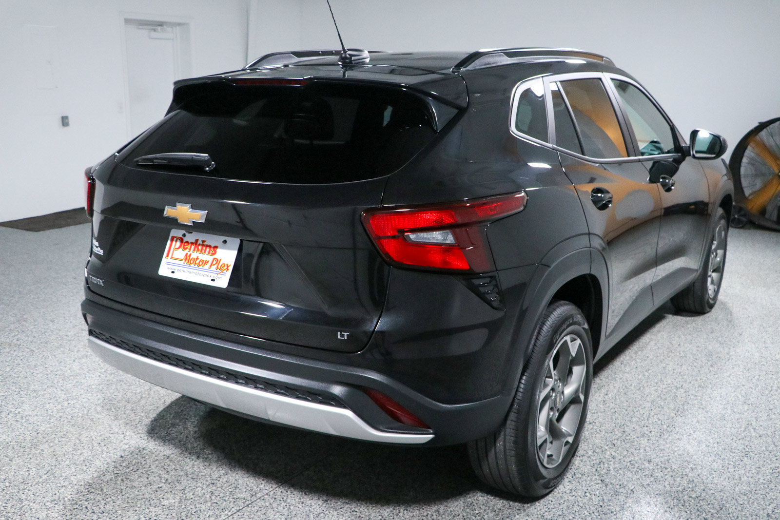 Used 2025 Chevrolet Trax LT w/ LT Convenience Package FWD image 7