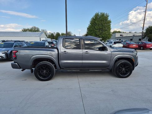 Used 2023 Nissan Frontier SV w/ Midnight Edition Package AWD/4WD image 5