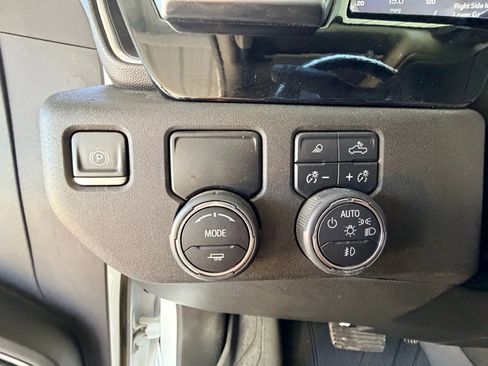 Used 2022 Chevrolet Silverado 1500 LTZ image 18