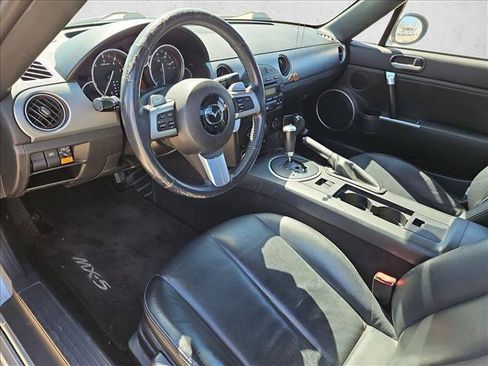 Used 2008 MAZDA MX-5 Miata Grand Touring w/ Premium Pkg image 9