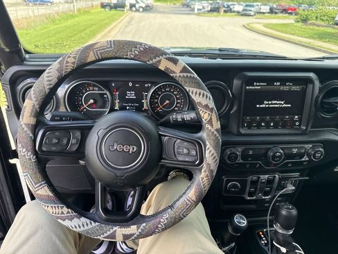Used 2022 Jeep Wrangler Unlimited Sport AWD/4WD image 7