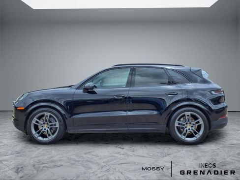 Used 2024 Porsche Cayenne AWD/4WD image 5