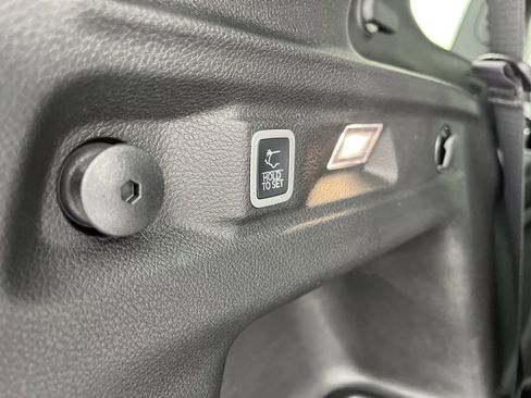 New 2025 Jeep Grand Cherokee L Altitude image 40