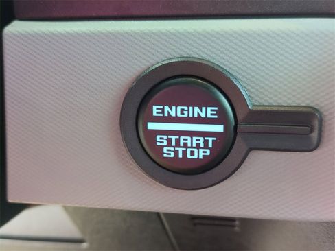 Used 2023 Ford Bronco Badlands image 17